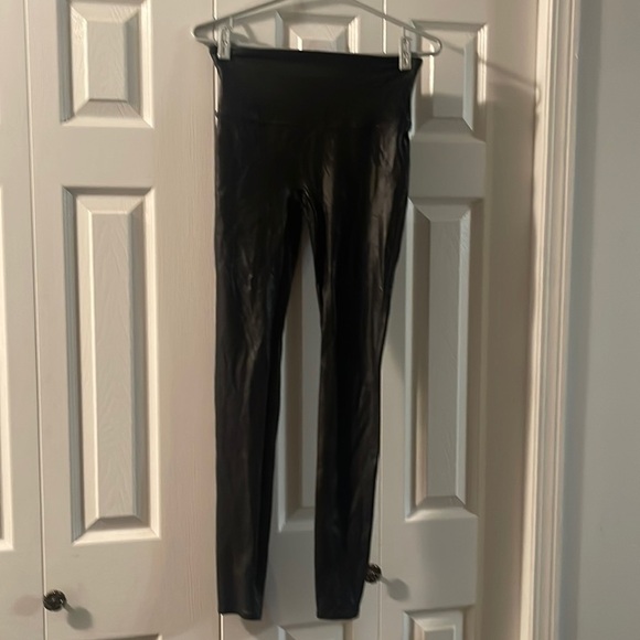 Spanx Faux Leather Leggings🥰🥰 - Picture 1 of 2